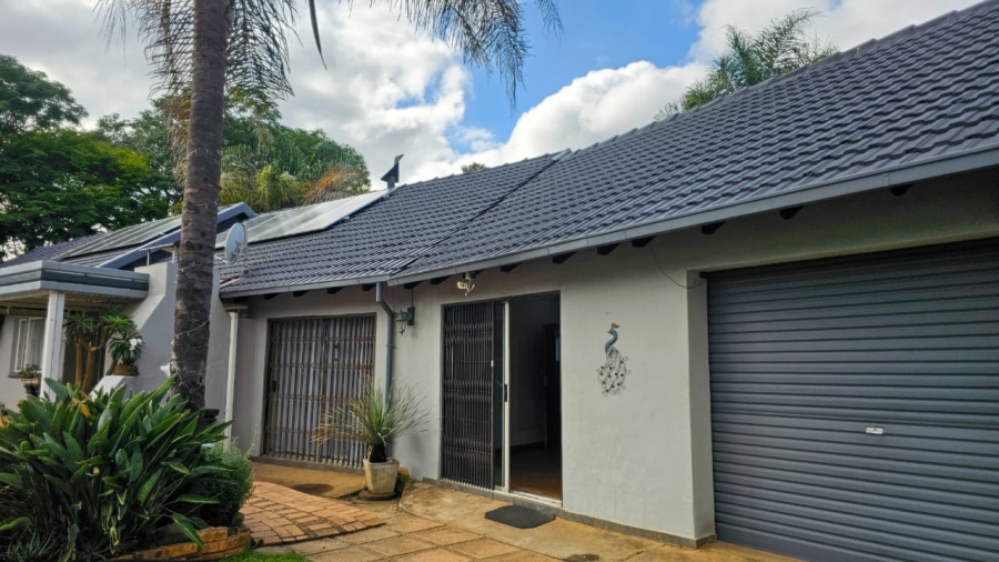 To Let 1 Bedroom Property for Rent in Meerhof North West